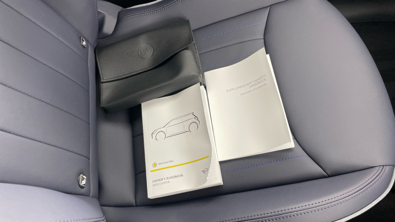 MINI Cooper 160kW SE Exclusive 54kWh 3dr Auto Electric Hatchback